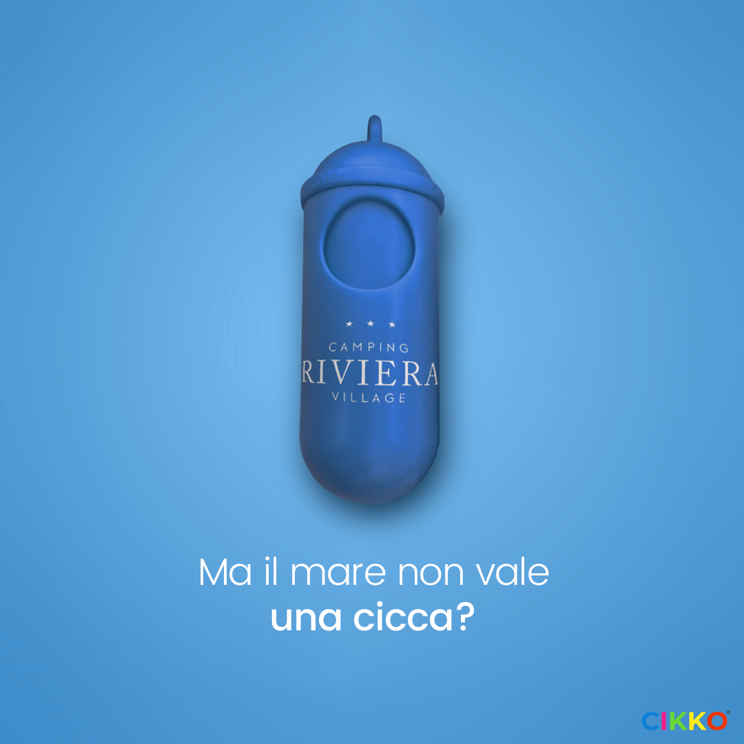 Portacicche blu, invita a proteggere il mare dalla spazzatura con un messaggio accattivante.